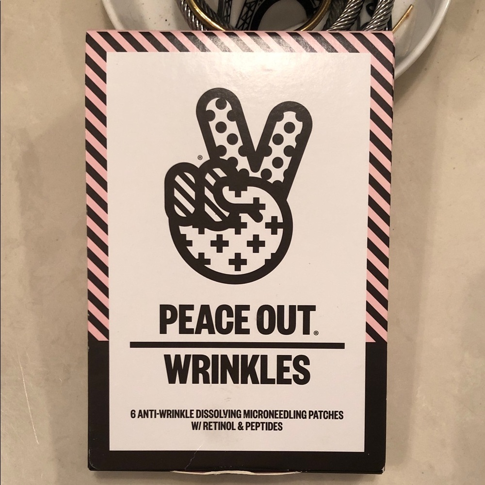 Peace Out Wrinkles Patches
